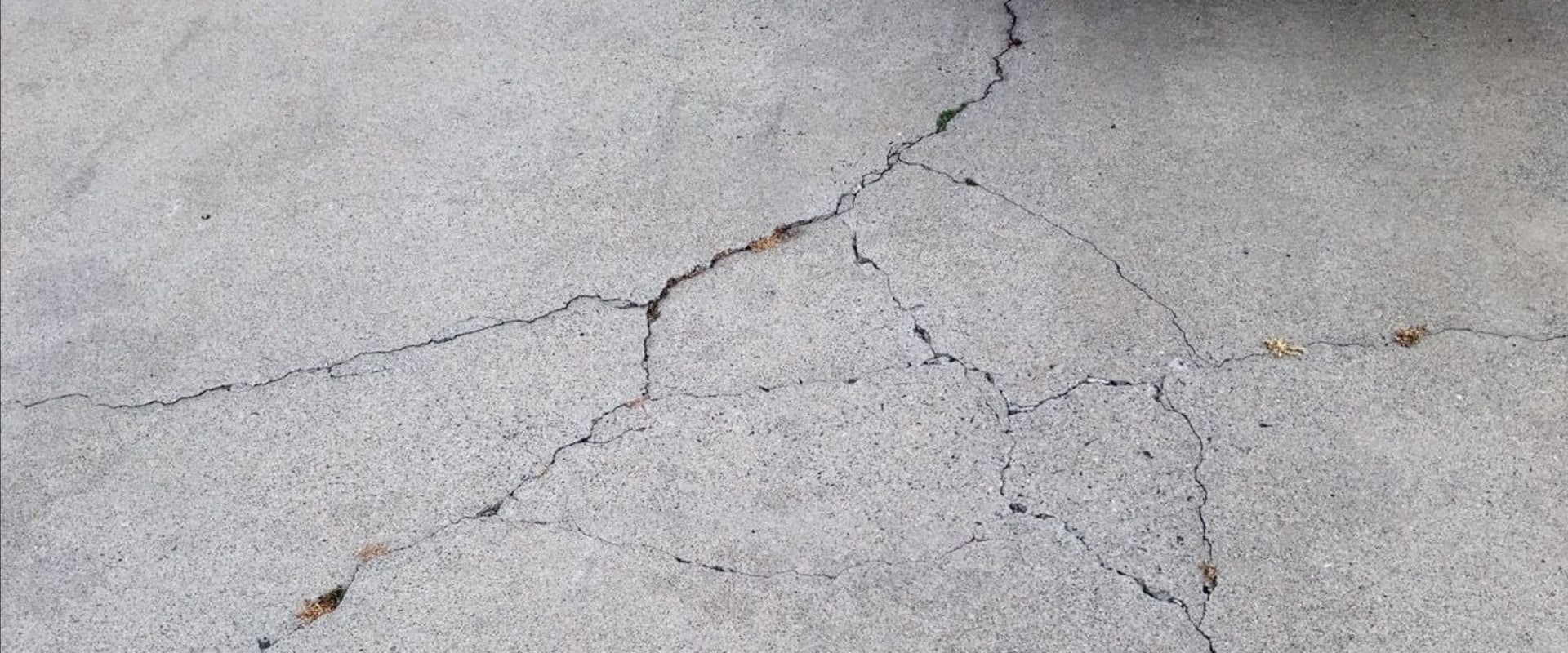 The Cost Factors That Influence Concrete Repair Estimates