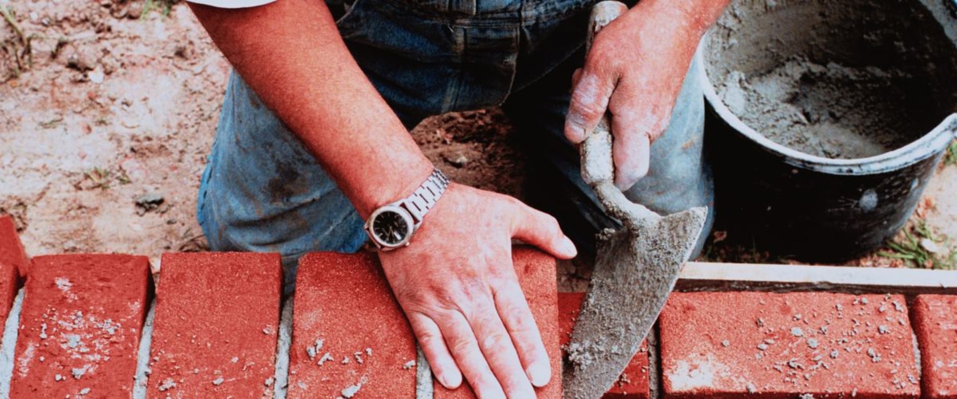 What is difference between cement and mortar?