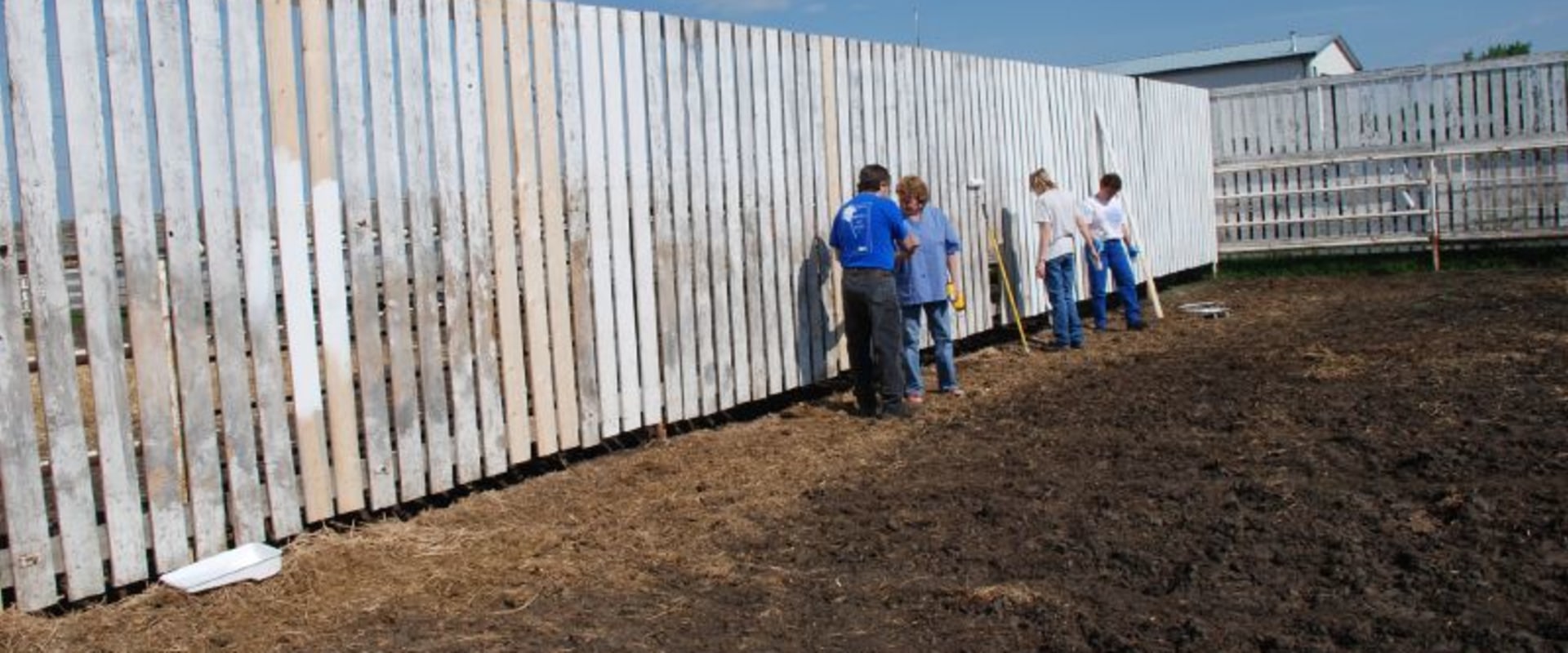 Building Boundaries Anew: Finding The Best Fence Company In Cape Coral After Concrete Repair